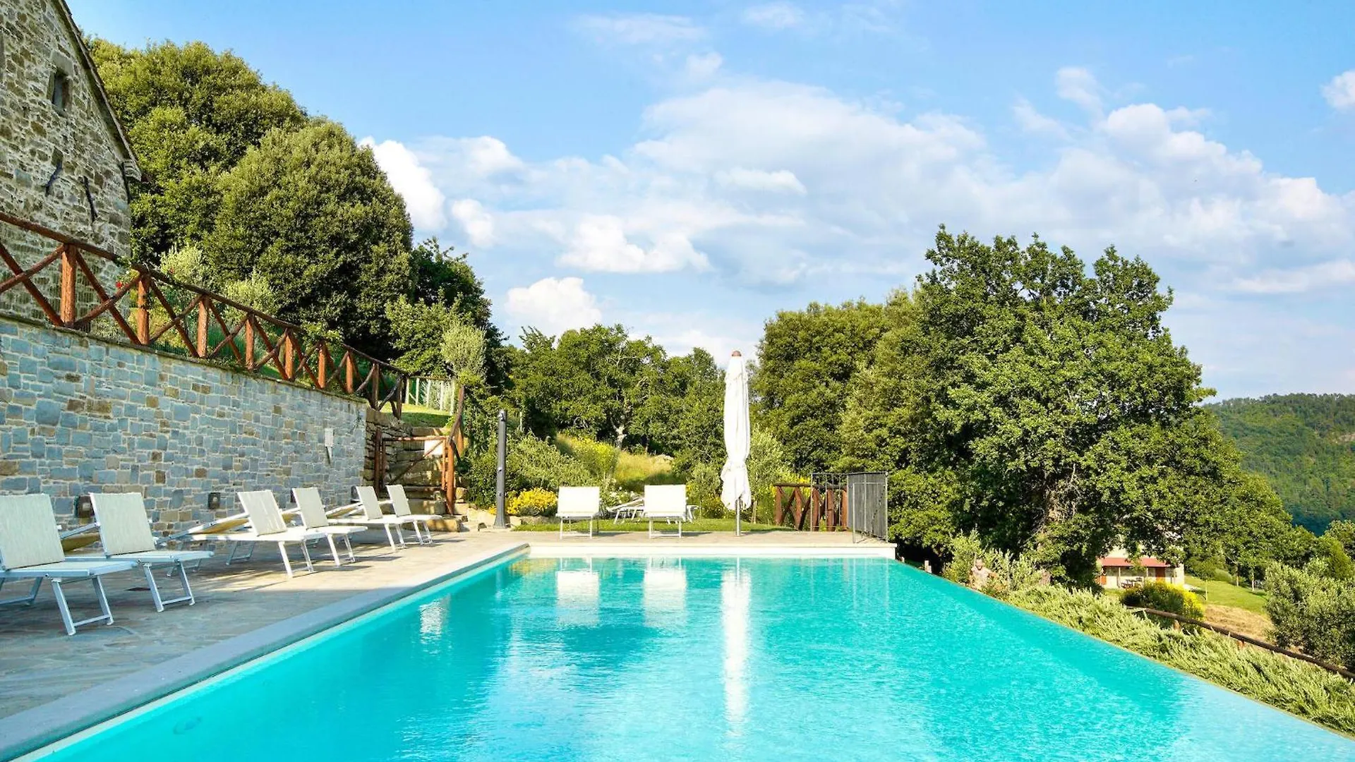 Cozy Apartment In Ponte Alla Piera With Wifi Galbino