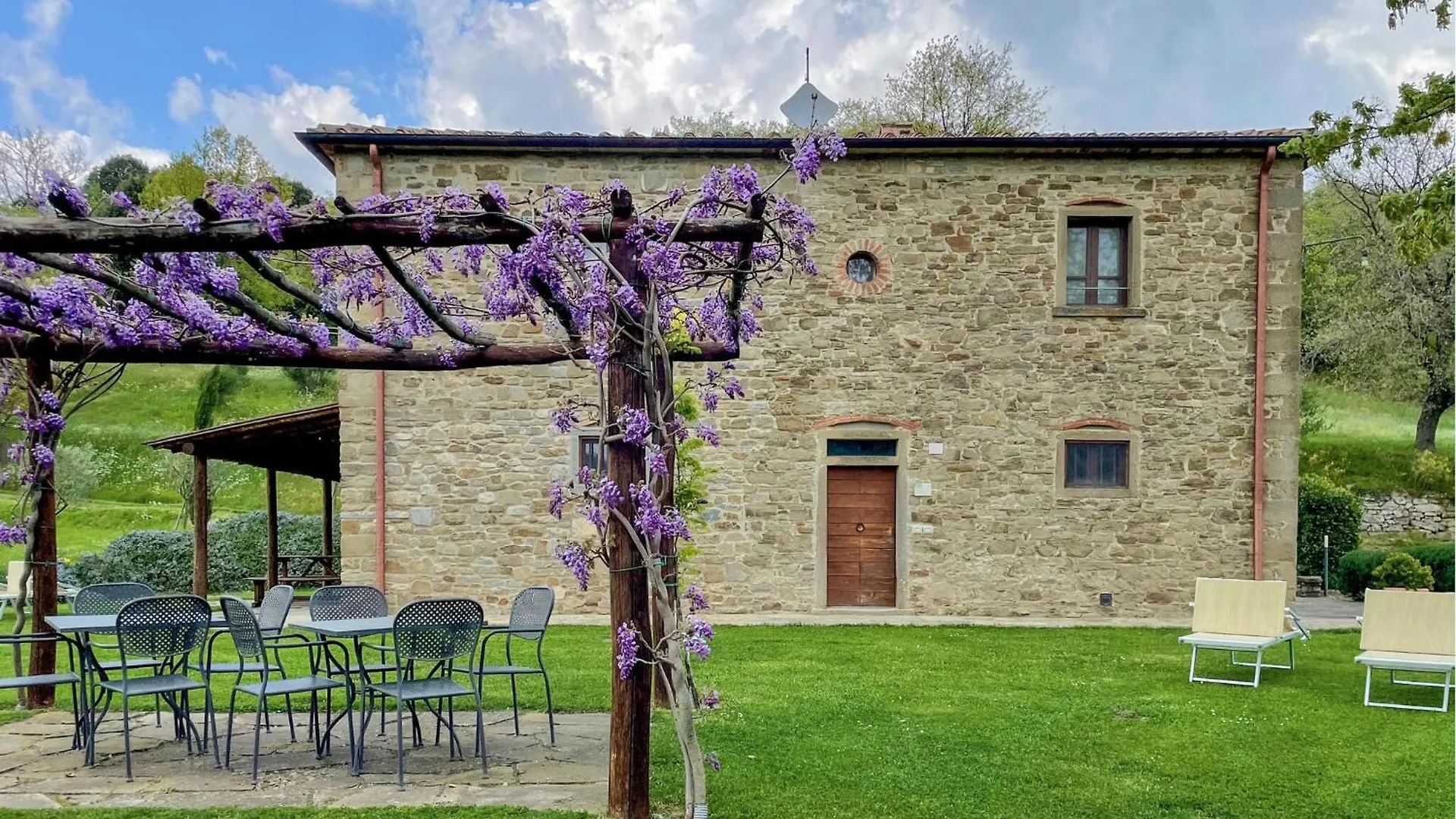Cozy Apartment In Ponte Alla Piera With Wifi Galbino